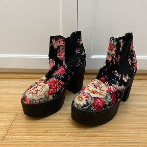 Flower Pattern Boots